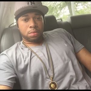 Meet your Posher, Leroy